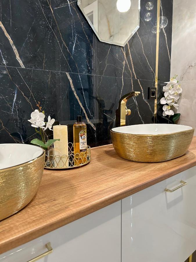 Golden Luxury Suite Nowy Dwór Mazowiecki المظهر الخارجي الصورة